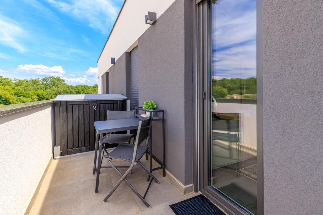 פורץ Sabena Apartment With Private Whirlpool מראה חיצוני תמונה